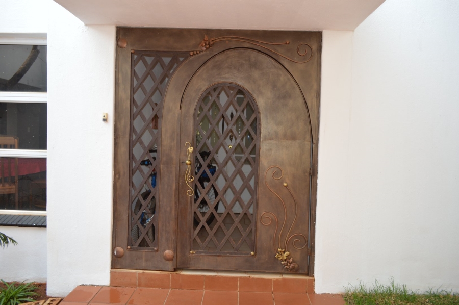 4 Bedroom Property for Sale in Wilkoppies North West